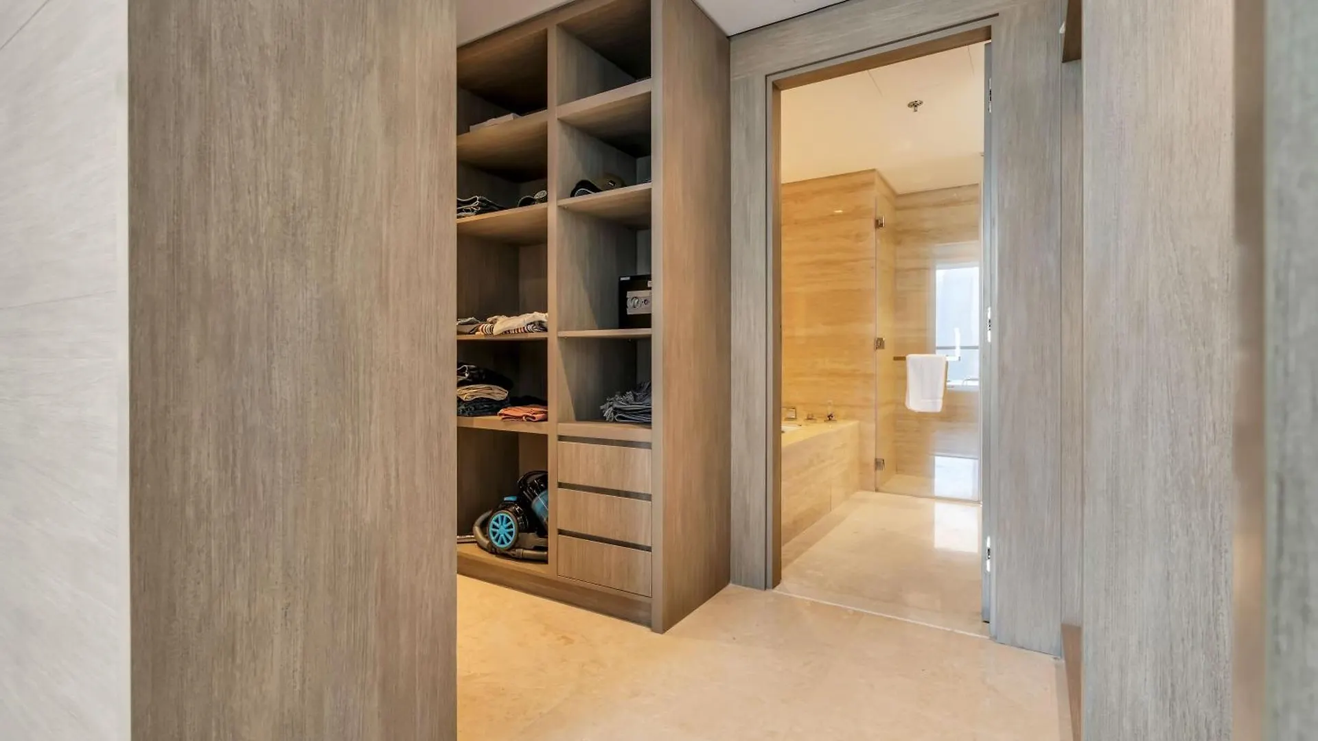 Apartment New Luxury 1Br Apart Business Bay With Balcony Dubai