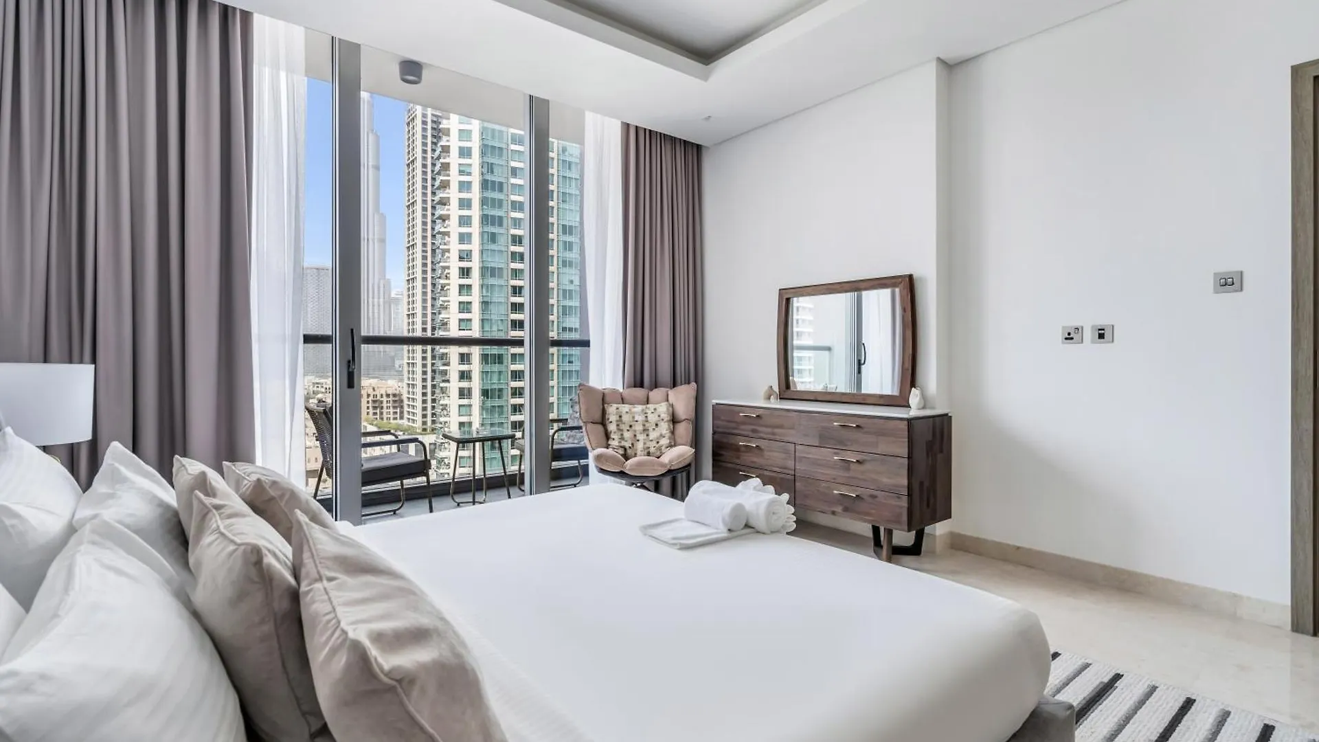 Apartment New Luxury 1Br Apart Business Bay With Balcony Dubai