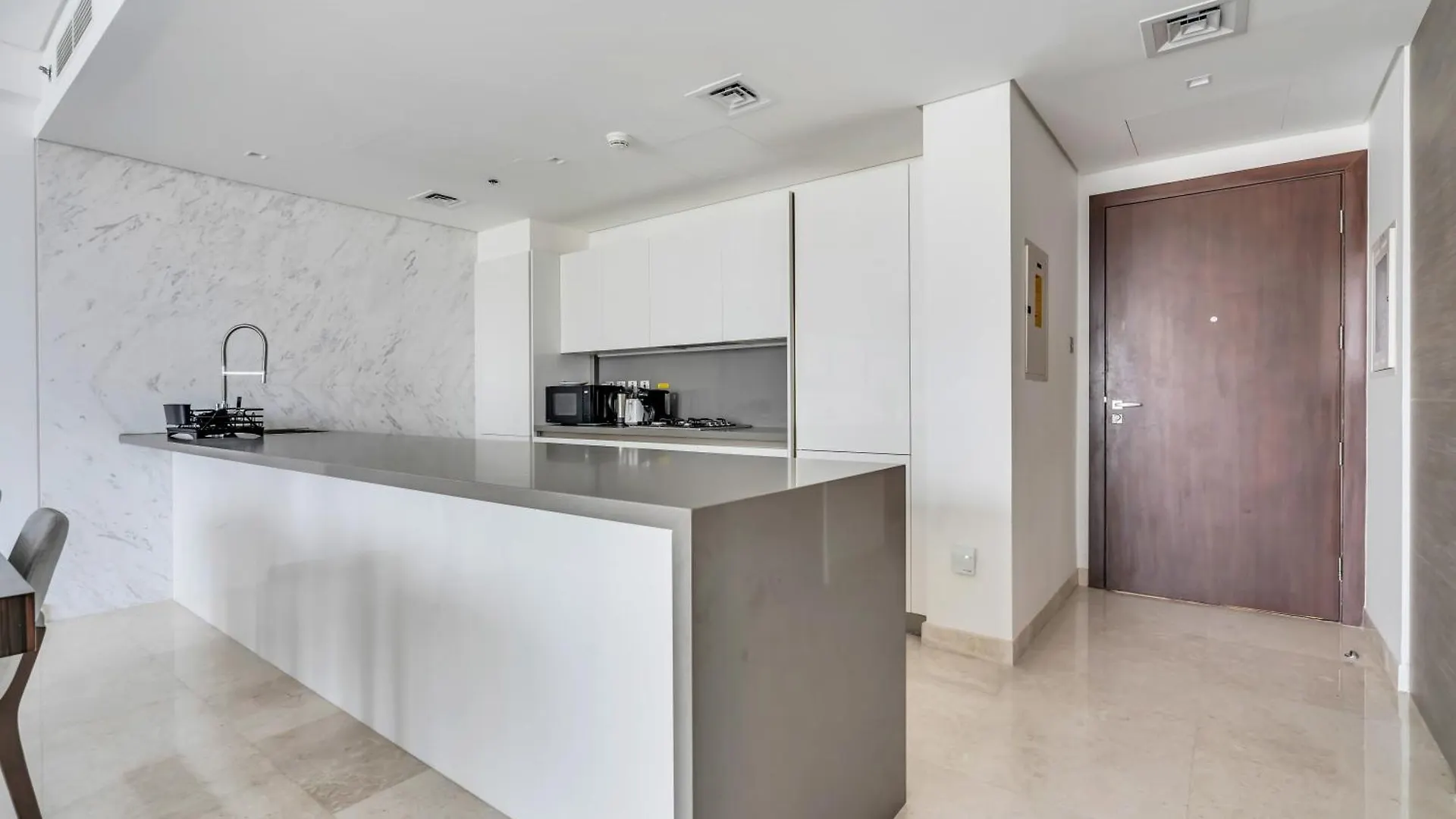 New Luxury 1Br Apart Business Bay With Balcony Dubai Apartment