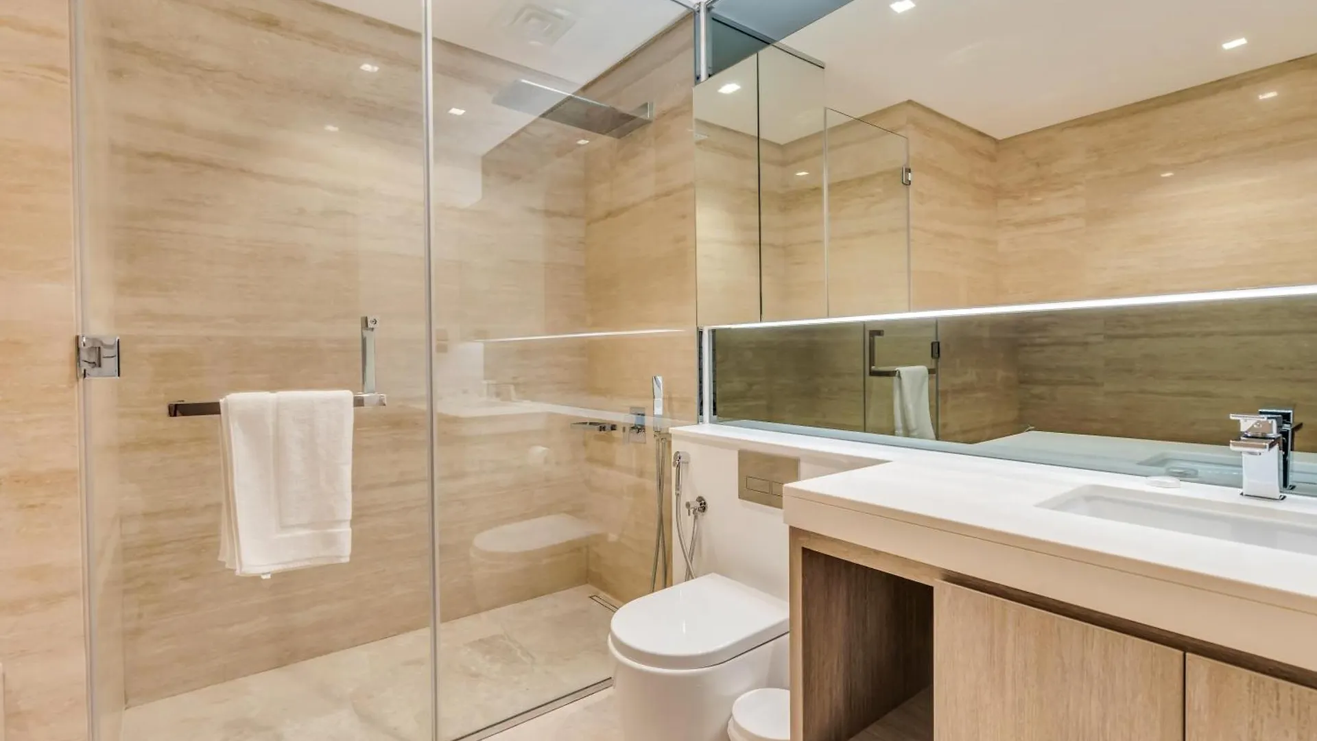 New Luxury 1Br Apart Business Bay With Balcony Dubai Apartment